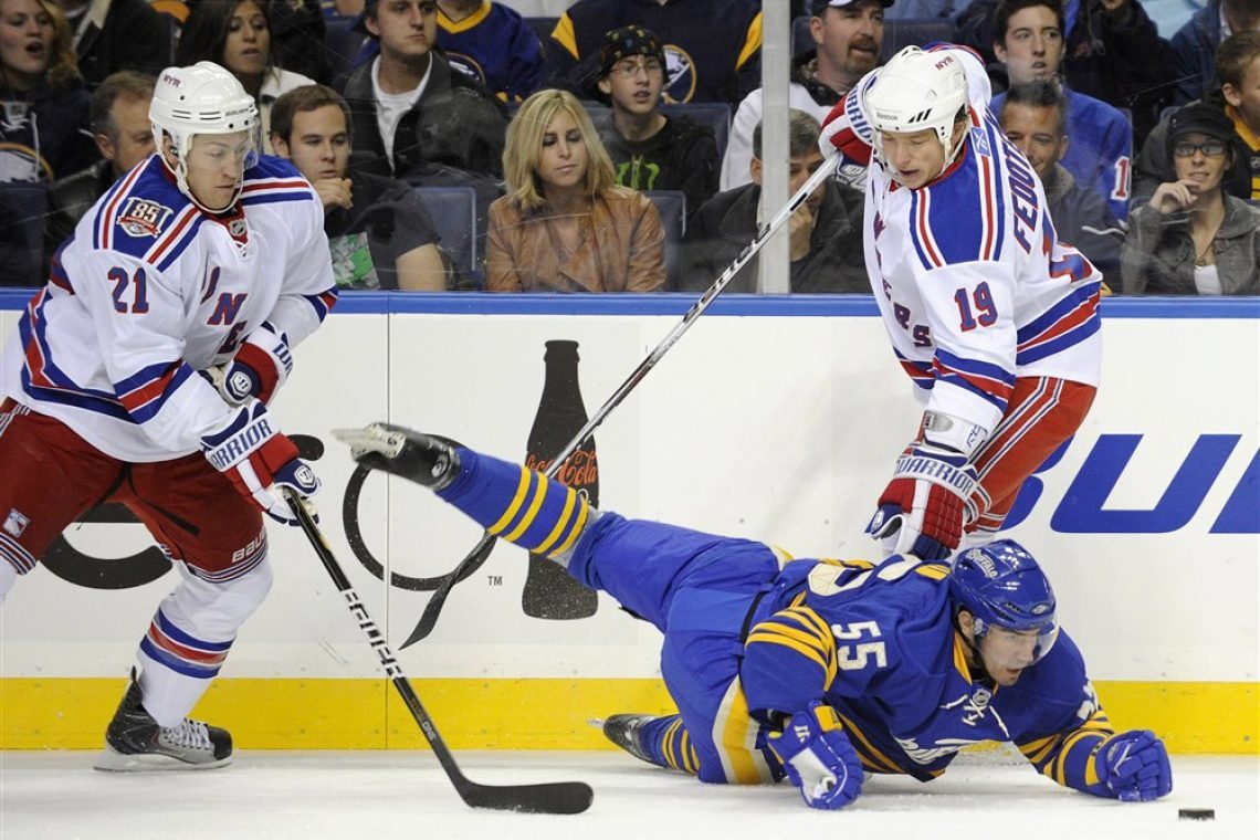 Buffalo do nove zmage, Tavares zadel trikrat