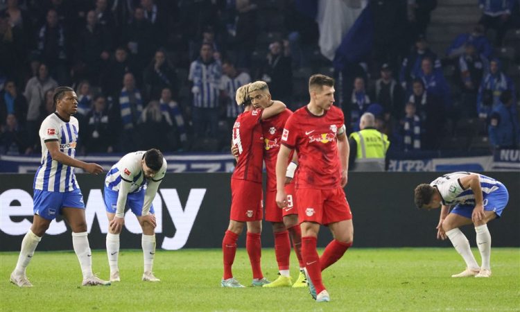 Spodrsljaja Bayerna in Dortmunda, Kampl z golom za zmago Leipziga