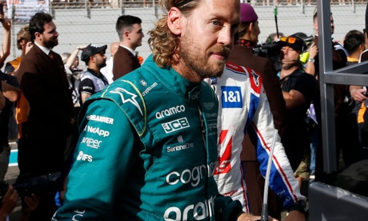 Vettel ni izključil možnosti vrnitve v formulo 1