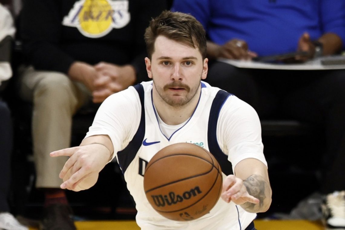 Dončić presegel mejnik 10.000 točk v ligi NBA, Phoenixu nasul 50 točk