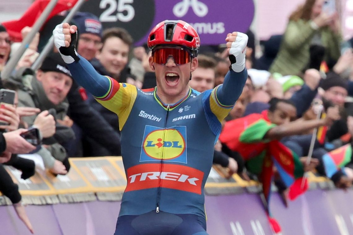 Padersen na Gent-Wevelgemu v sprintu strl van der Poela
