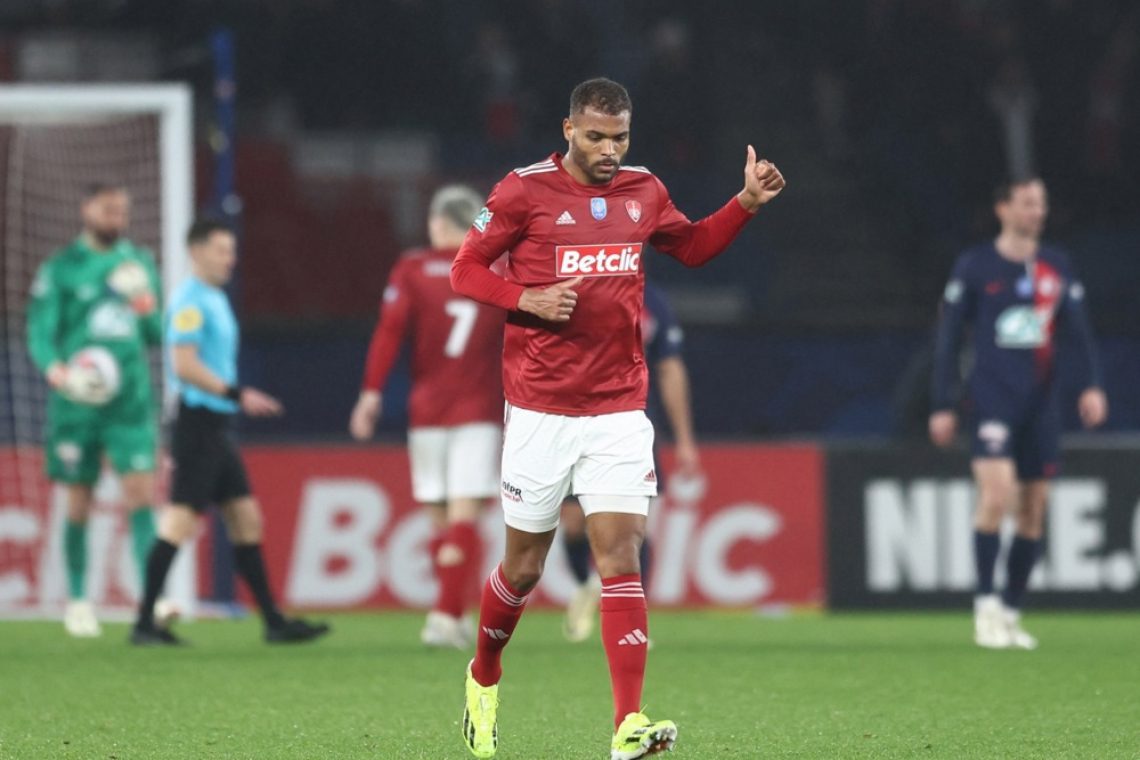 Brest zmanjšal zaostanek za PSG, Le Havru so šli izidi na roko
