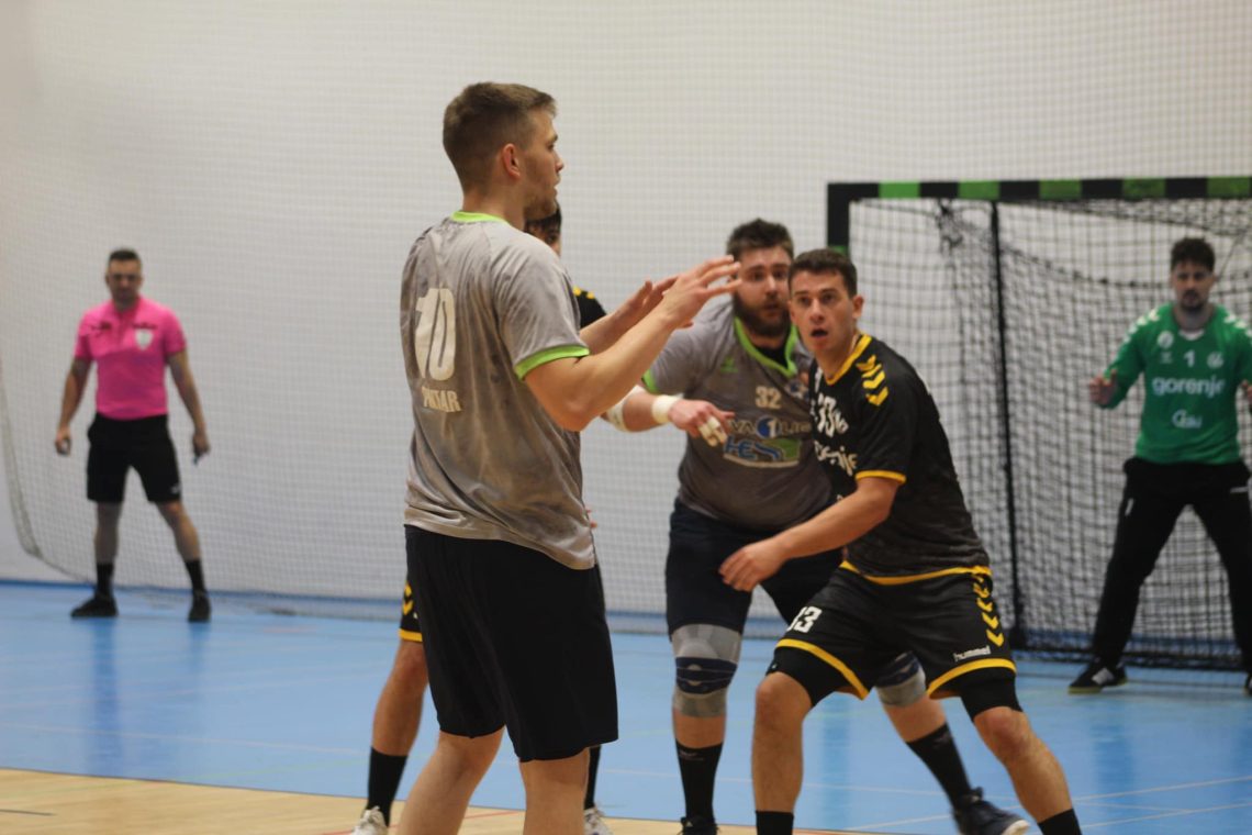 Rokometaši Gorenja Velenja so v gosteh premagali Dobovo s 36:26