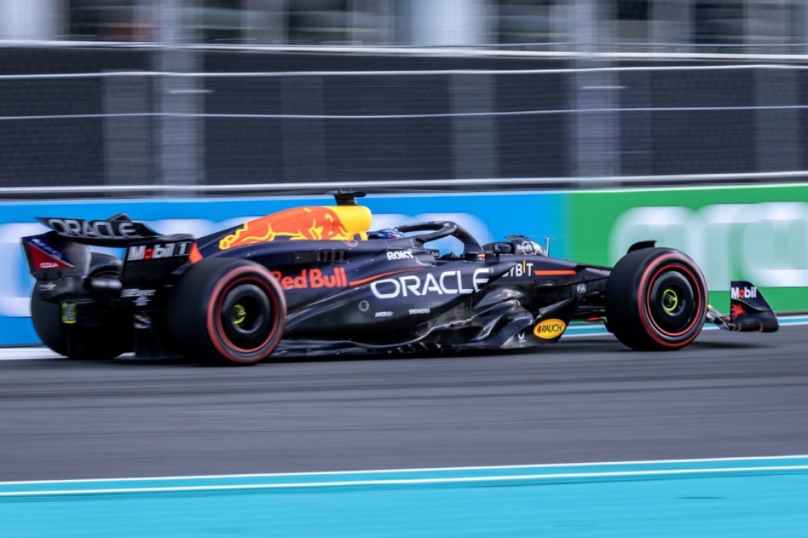 Verstappen brez težav do sprinterske zmage v Miamiju
