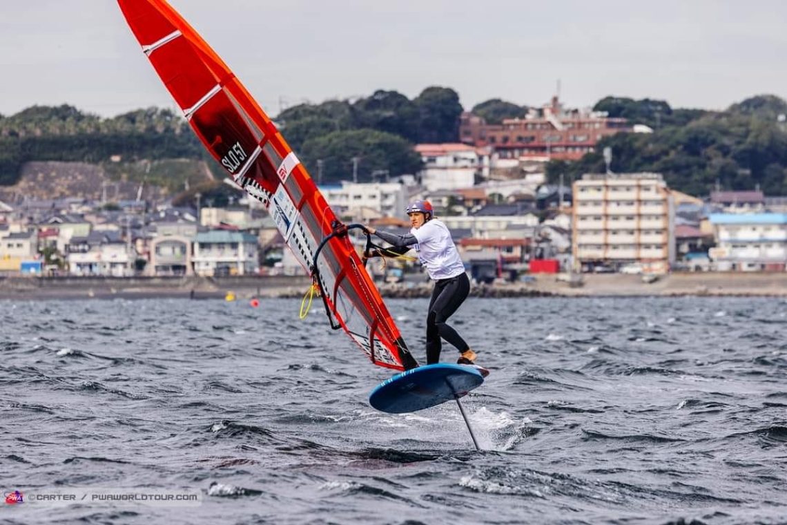 Lina Eržen tretja na finalni regati PWA svetovnega pokala v jadranju na deski