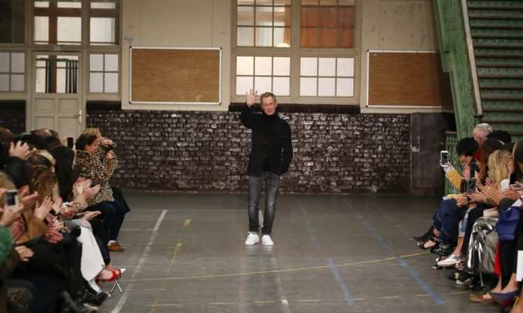 Oblikovalec John Galliano po desetih letih zapušča modno hišo Maison Margiela