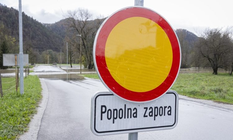 Zapora Verovškove ulice zaradi obnove vodovoda in ceste