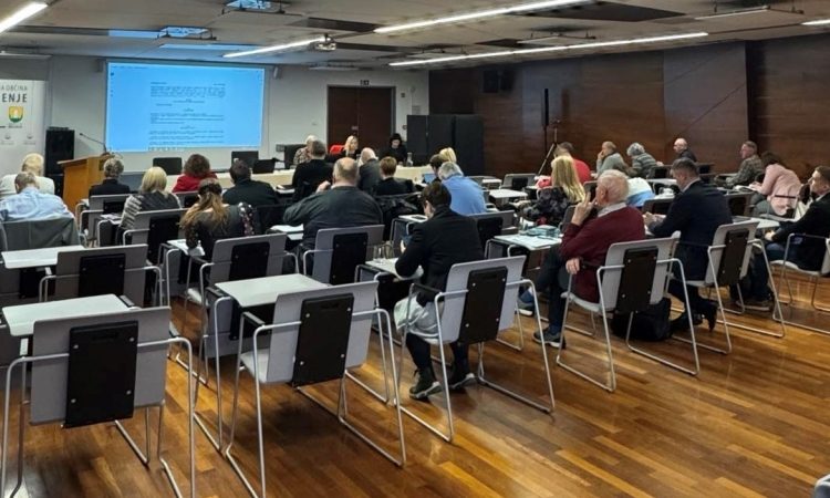 Svetniki na januarski redni seji obravnavali ključne projekte in sprejeli pomembne odločitve