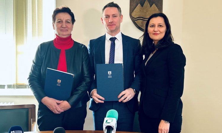 Podpis pogodbe za izgradnjo namakalnega sistema Ormož 