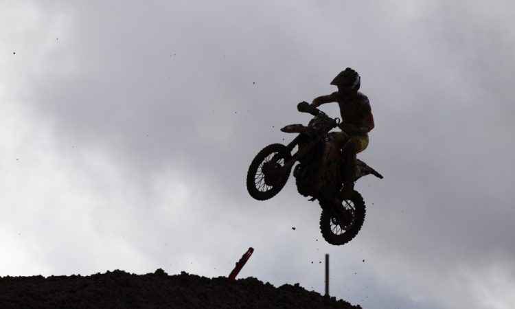 Gajser in Pancar v Franciji, začetek državnega prvenstva za cestne dirkače in kartiste