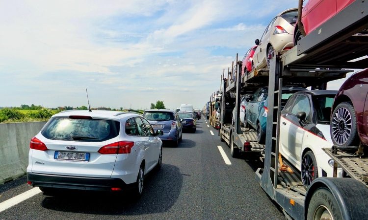 Poklukar pozval italijanskega kolega k ukrepanju zaradi gneče na Fernetičih