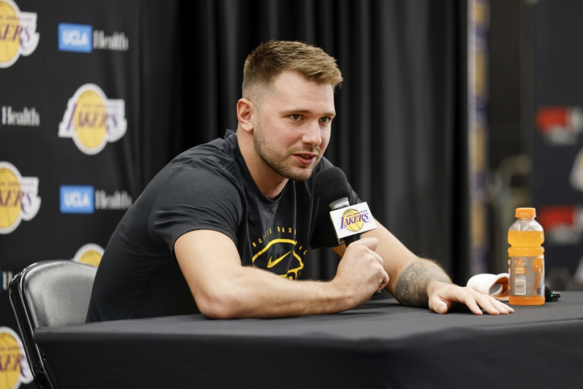 Dončić v svojem nekdanjem domu vodil Lakers do nove zmage  
