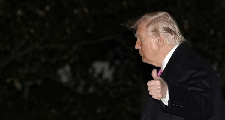Trump govori o spremembi oblasti v Iranu in možnosti dogovora