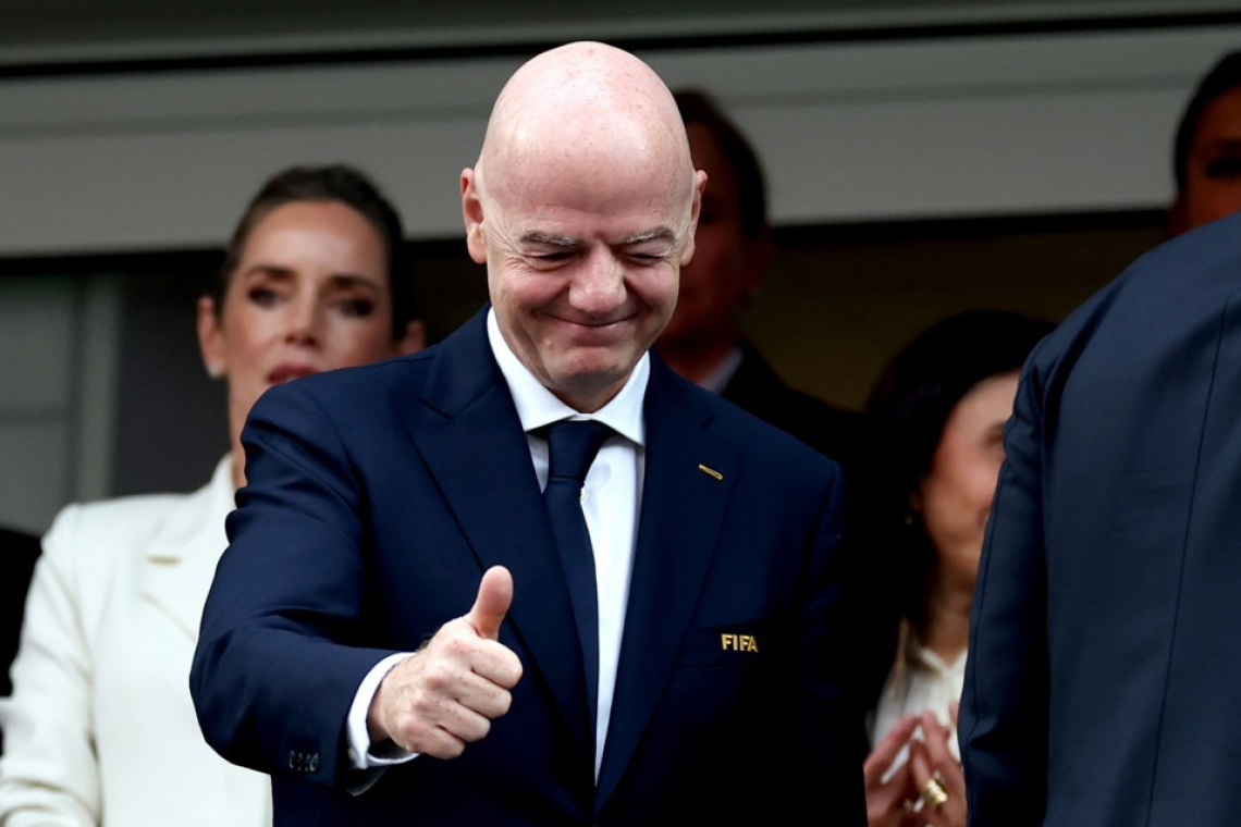 Infantino zagovarja sporne odmore za osvežitev: Ne gre nam za denar