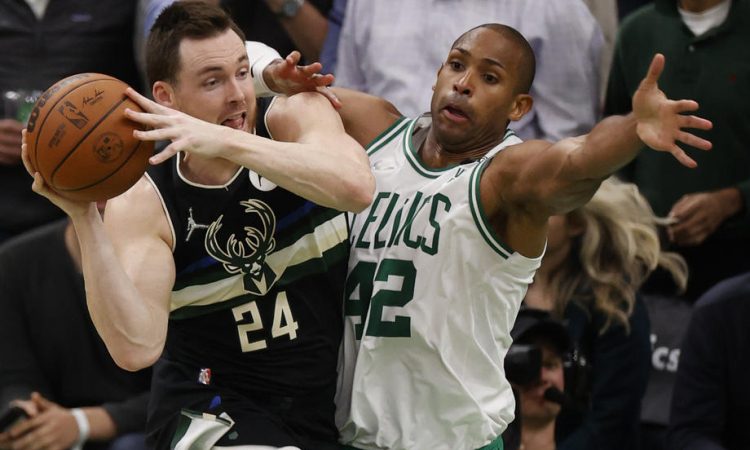 Milwaukee in Golden State po tekmah v gosteh vodita s 3:2