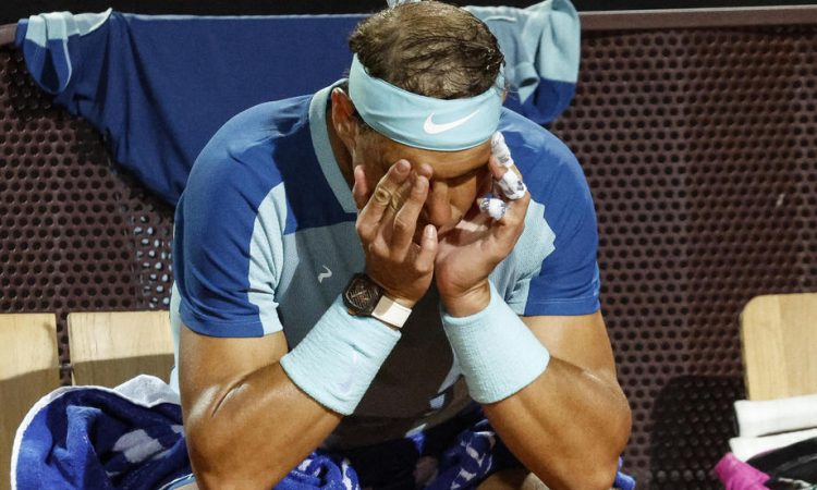 Nadal deset dni pred Roland Garrosom v bolečinah