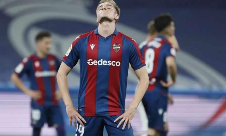 Real Madrid na Bernabeuu s 6:0 premagal Levante