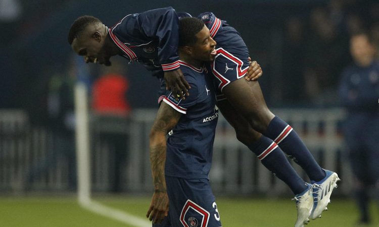 Nogometni zvezdnik Idrissa Gueye obtožen nestrpnosti