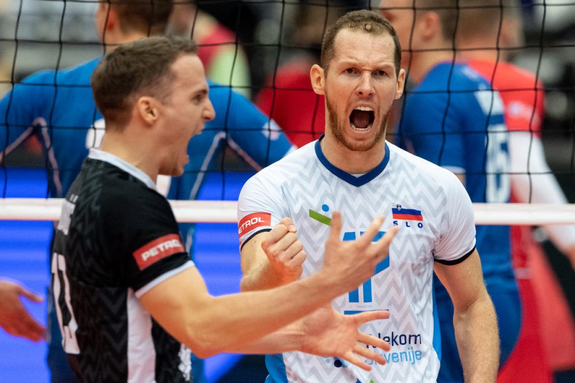 Urnaut zapušča Zenit