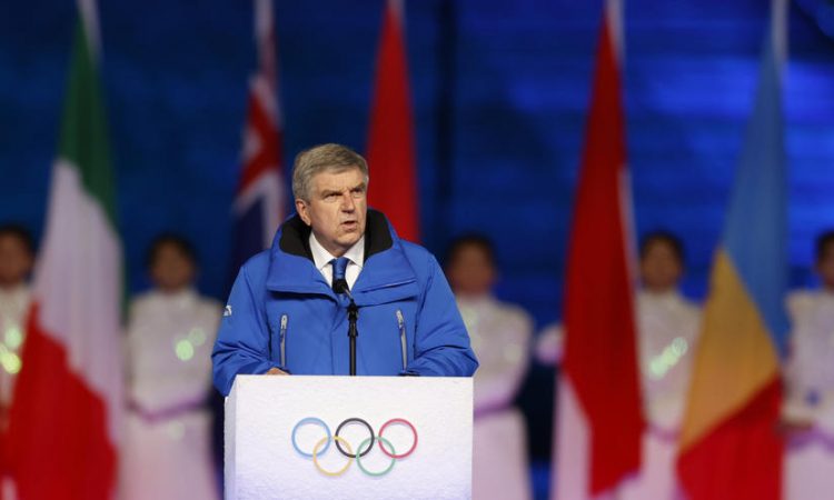 Bach povedal, da so Peng Shuai povabili v Evropo