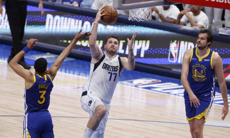 Luka Dončić popeljal Dallas do prve zmage v finalu zahoda