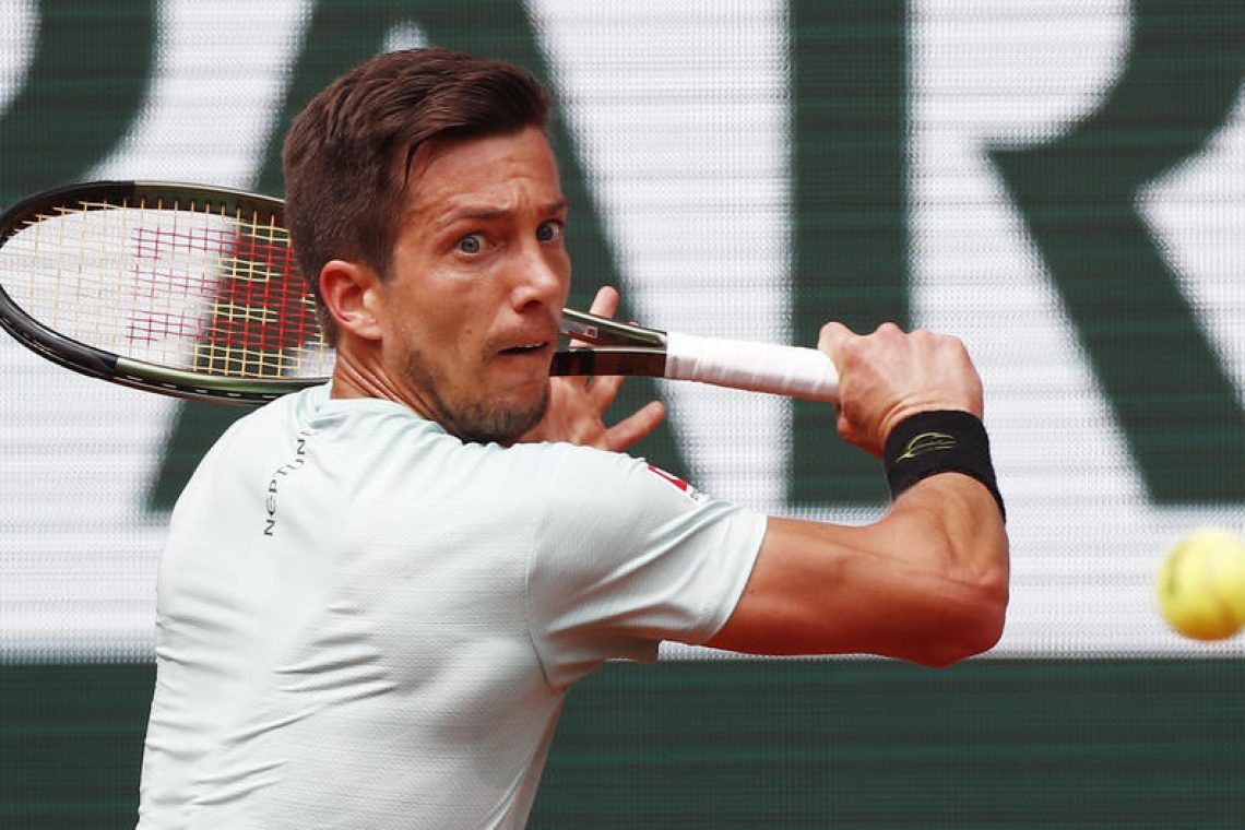 Bedene končal nastope v Parizu, Zverev in Nadal uspešna