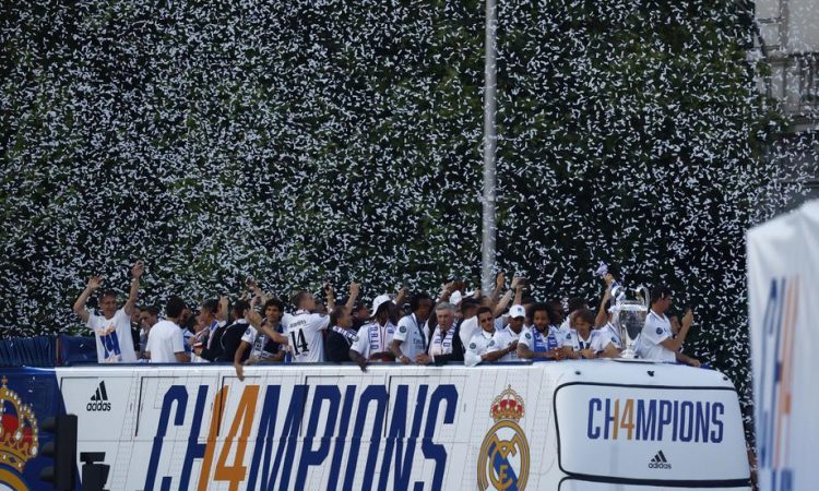 Velika množica proslavila Realovo evropsko zvezdico v Madridu