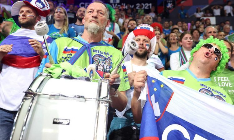Za konec prvega turnirja slovenski odbojkarji še proti Kitajcem