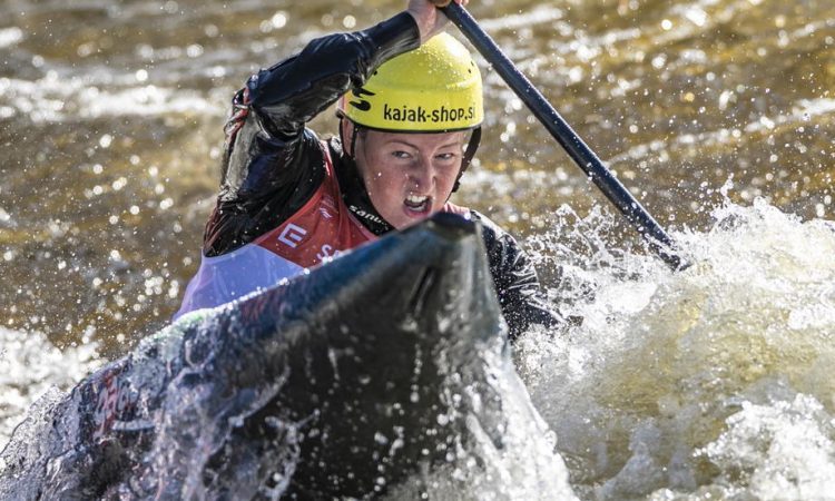 Hočevarjeva in Terčeljeva v finale Tacna