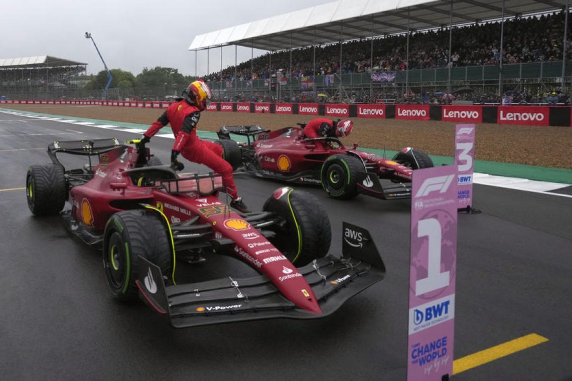 Sainz do svoje prve zmage po pestrem dogajanju v Silverstonu