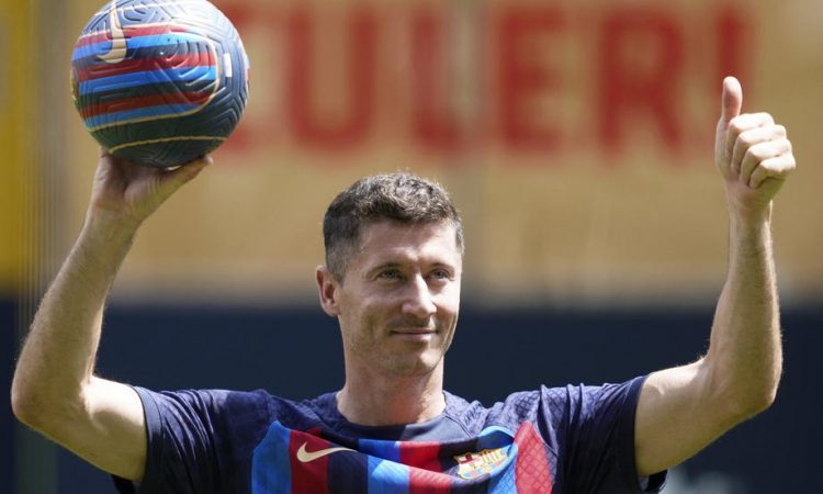Lewandowskega na Camp Nouu pozdravilo 55.000 navijačev
