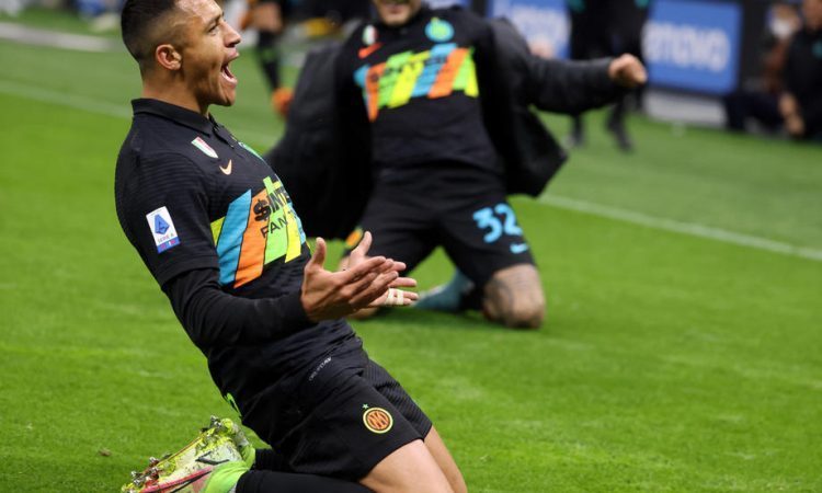 Marseille tudi uradno pripeljal Alexisa Sancheza