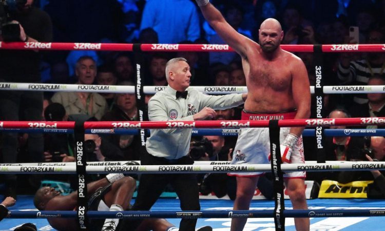 Boksar Tyson Fury na rojstni dan objavil konec kariere