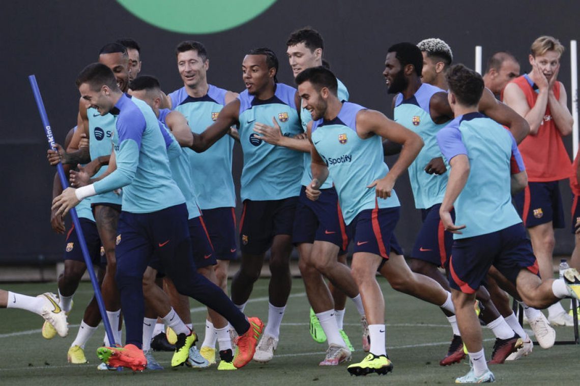 Barcelona tik pred zdajci registrirala večino novih igralcev