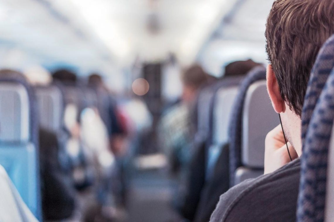 Šolarje prevažal brez veljavnega vozniškega dovoljenja in s tehnično pomanjkljivim vozilom