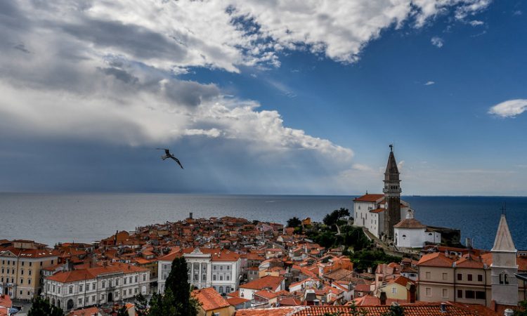 Piranski občinski svet odobril denar za Jernejev kanal, za teniška igrišča pa ne