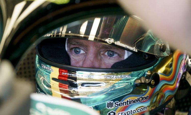 Vettel s posebno čelado na VN Mehike