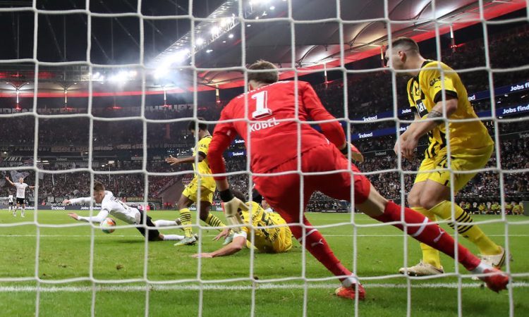 Union po preobratu v izdihljajih tekme ostal na vrhu bundeslige