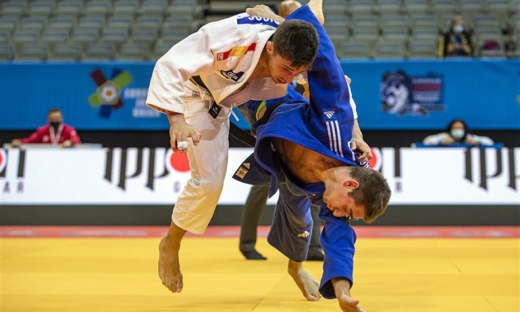 Japonci razred zase, Dragić izgubil v prvem krogu