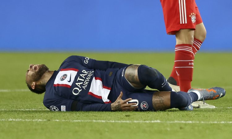 Neymar zaradi zvina gležnja vprašljiv za ligo prvakov
