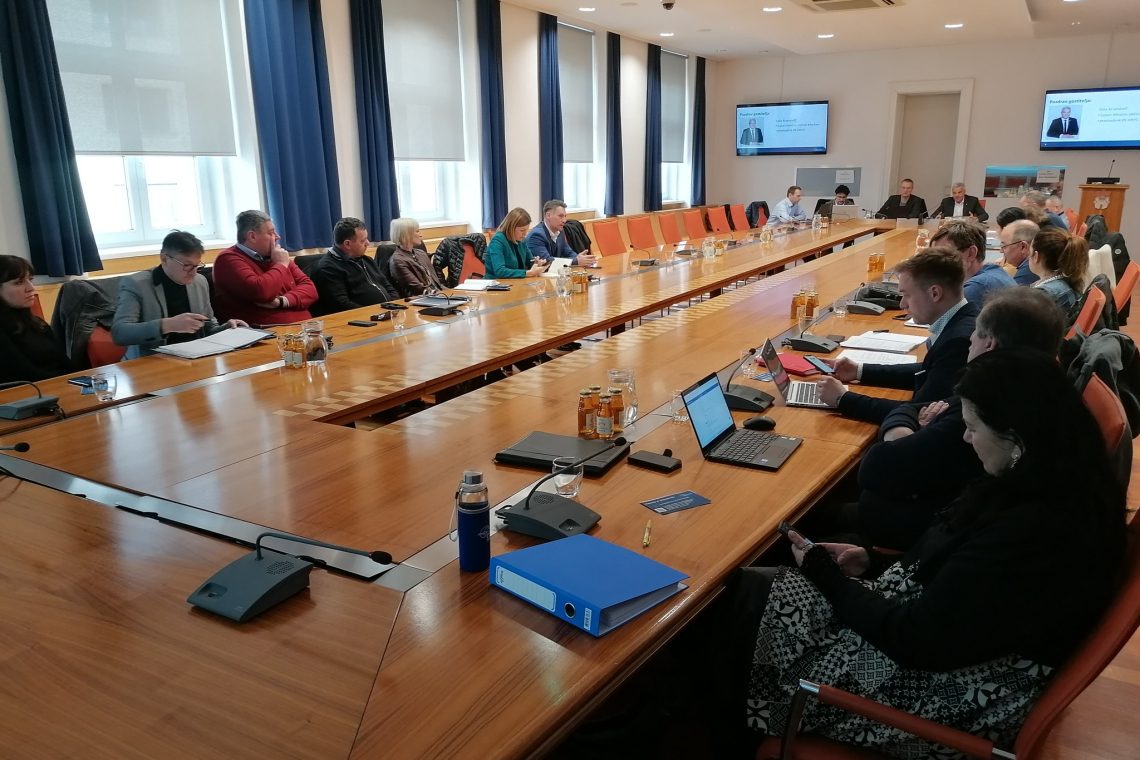 Proračuna mariborske občine kljub pomislekom dobila dovolj glasov za opravljeno prvo branje