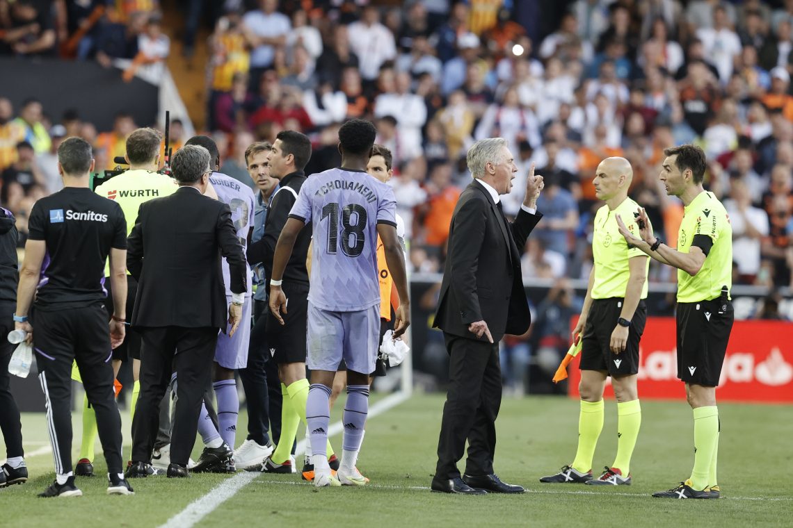 Valencia v kaotični tekmi z Real Madridom do treh dragocenih točk