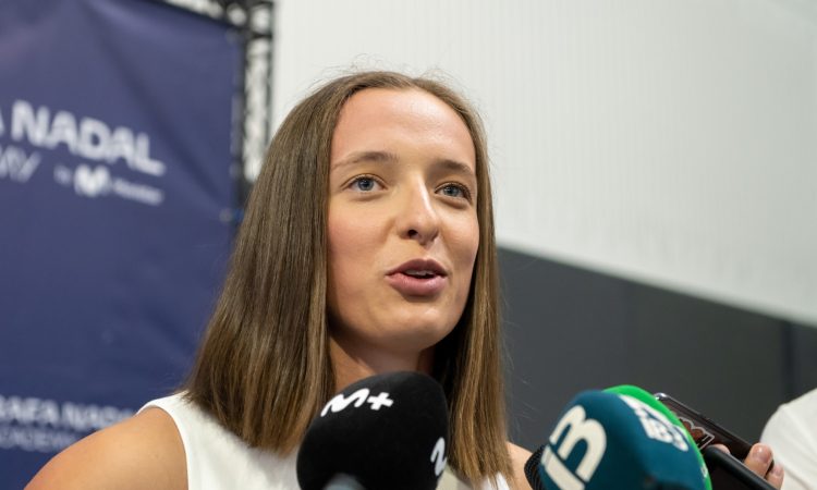 Swiatek odpovedala polfinale zaradi zastrupitve s hrano