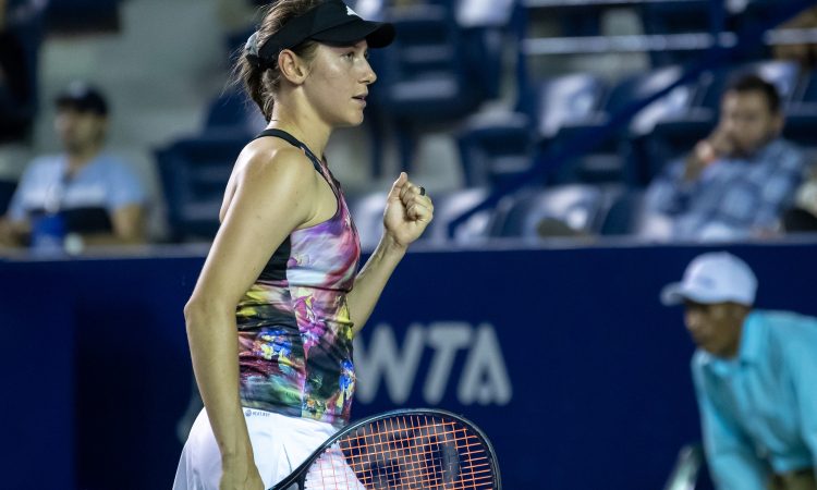 Kaja Juvan čez prvo oviro v Wimbledonu
