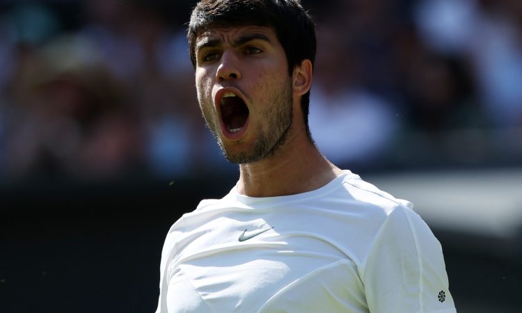 Favoriti v treh nizih v tretji krog Wimbledona