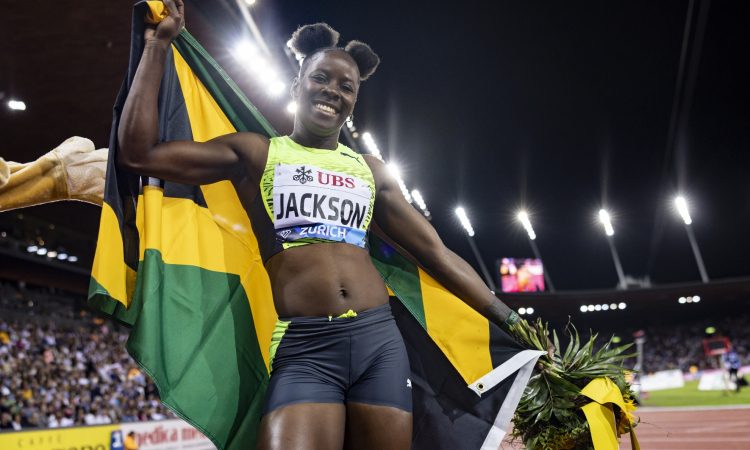 Shericka Jackson v Kingstonu najhitreje letos na 100 metrov