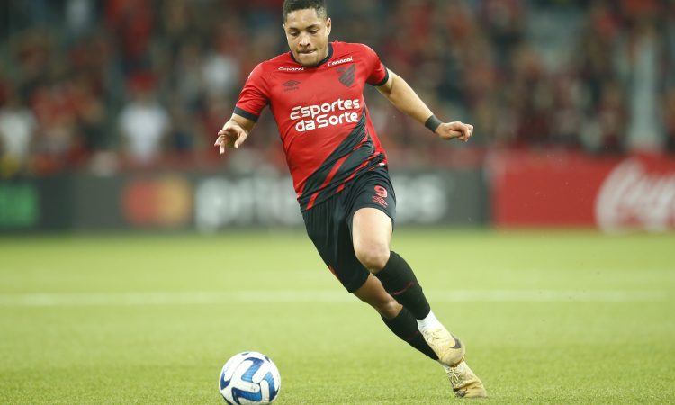Brazilski najstnik Vitor Roque v dresu Barcelone