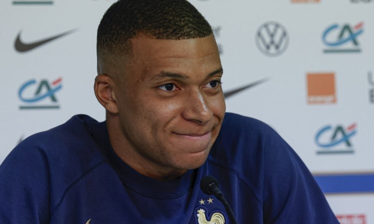 Mbappe zavrnil ponudbo Al-Hilala za 300 milijonov evrov