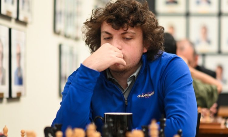 Carlsen in Niemann zakopala šahovsko bojno sekiro