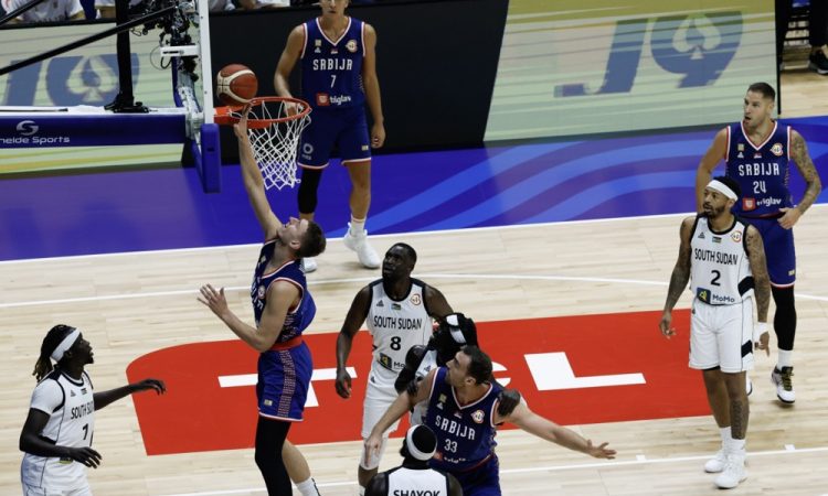 Srbski košarkarji v nadaljevanju SP le z 11 igralci